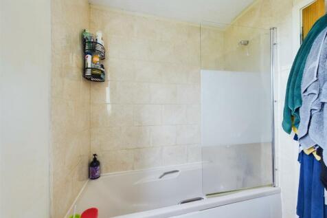 Bathroom (2).jpg