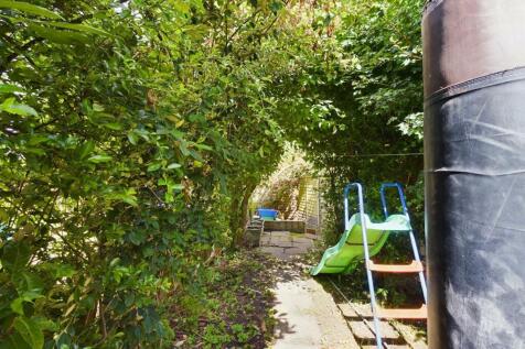 Rear Garden (2).jpg