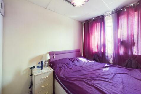 Bedroom 2 (2).jpg