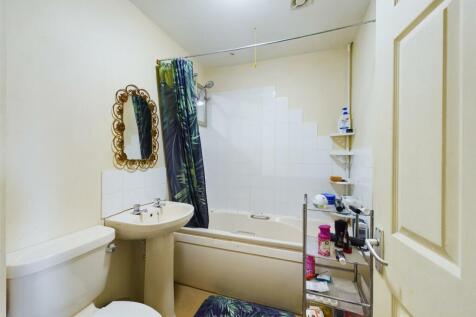 Bathroom.jpg