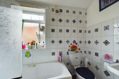 Bathroom.jpg