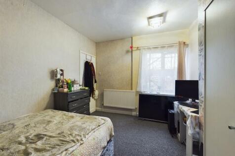 Bedroom 2 (3).jpg