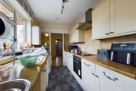 Kitchen (2).jpg