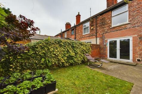 Rear Garden (3).jpg