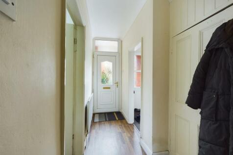 Hallway (2).jpg
