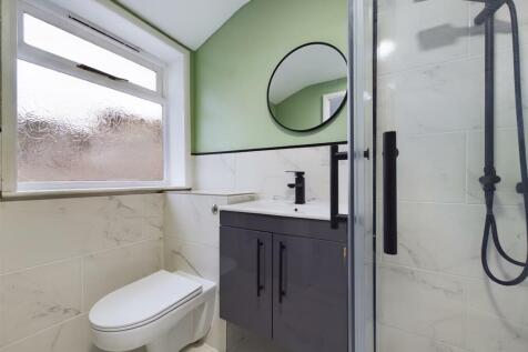 Bathroom (3).jpg