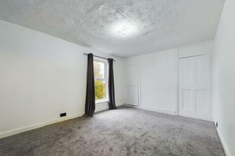 Bedroom 1.jpg