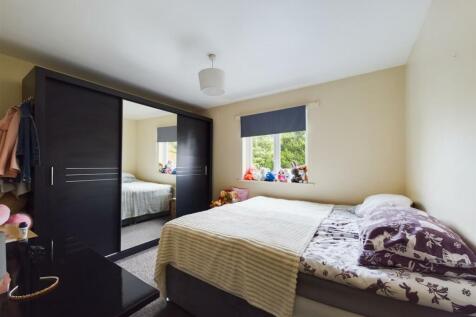 Bedroom (1).jpg