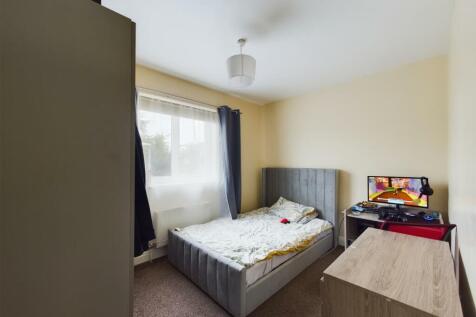 Bedroom 2 (1).jpg