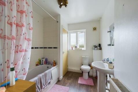 Bathroom (1).jpg