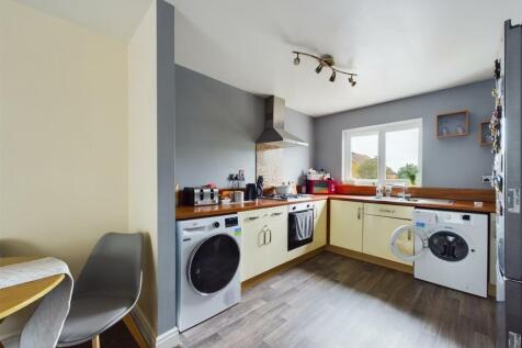 Kitchen (1).jpg