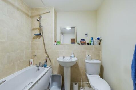 Bathroom (2).jpg