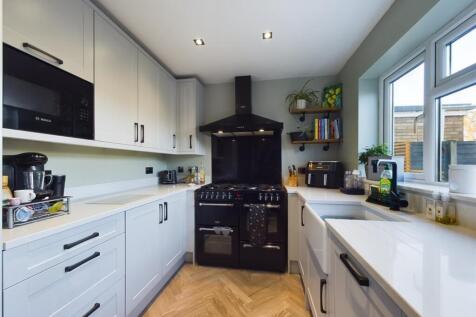 Kitchen (4).jpg