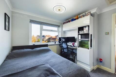 Bedroom 2 (2).jpg