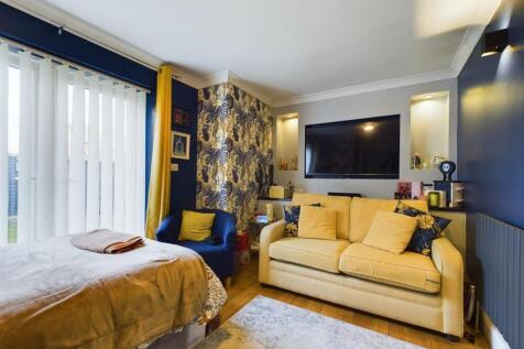 Bedroom 4 - Reception Room (6).jpg