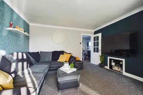 Living Room (3).jpg