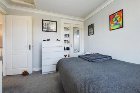 Bedroom 2 (3).jpg