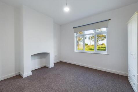 Bedroom 1 (Largest)