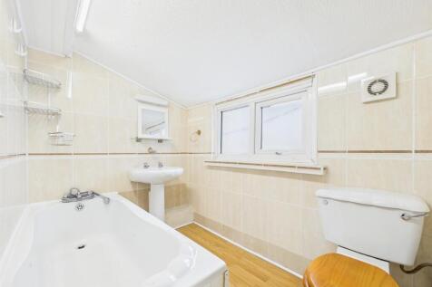 92 Freiston Road  (10).jpg