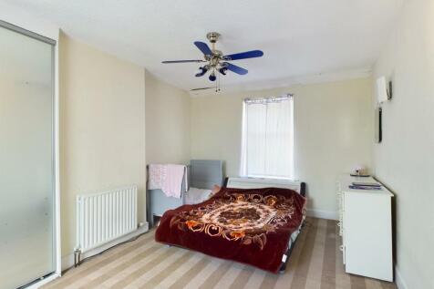 Bedroom 1 (old pic)