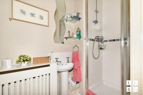 GF SHOWER ROOM