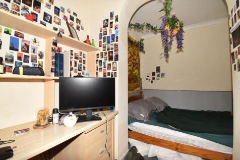 BEDROOM 4 (GROUND FLOOR)