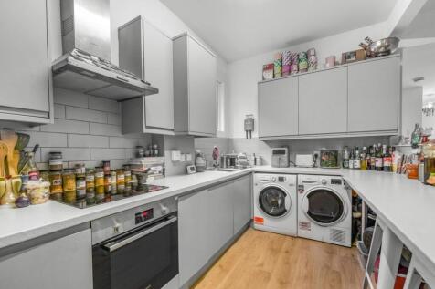 1533100065 - 82c South Croxted Road, SE21 - 5.jpg