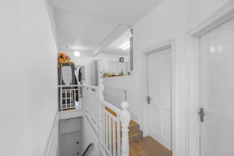 1533100065 - 82c South Croxted Road, SE21 - 9.jpg