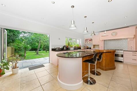 Kitchen / Diner Area