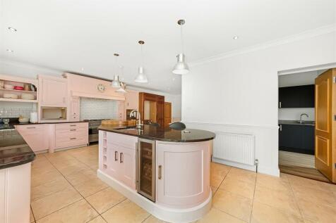 Kitchen / Diner Area