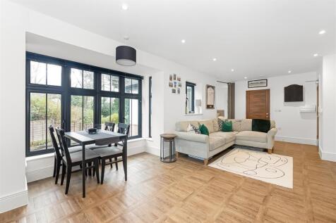 Reception Room / Kitchen