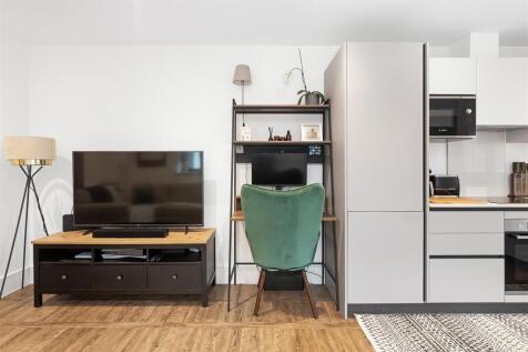 Reception Room / Kitchen