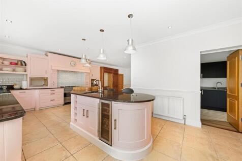 Kitchen / Diner Area