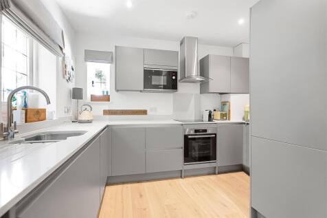 Kitchen 2.jpg