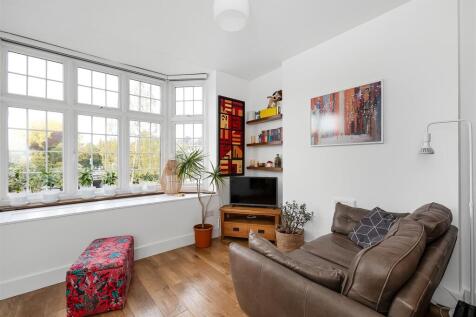 Reception room/kitchen