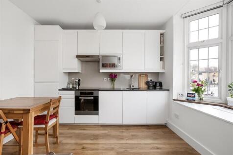 Reception room/kitchen