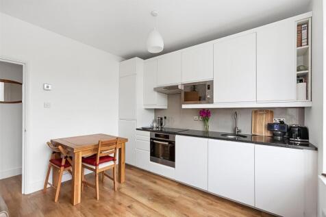 Reception room/kitchen