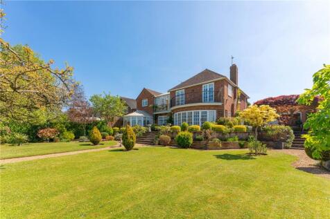 Garden To House