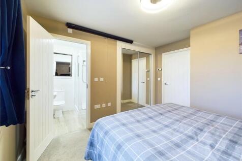 Master To En Suite