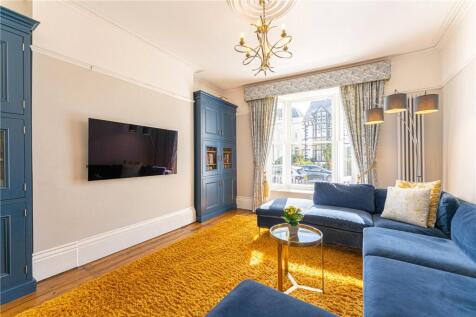 Sitting Room To Fron