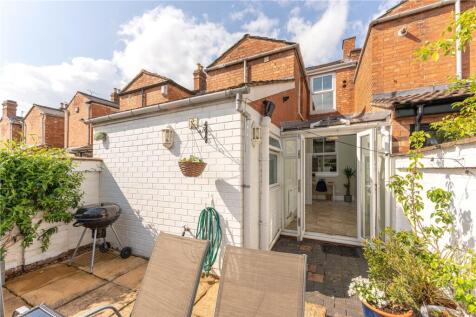 Courtyard To Side