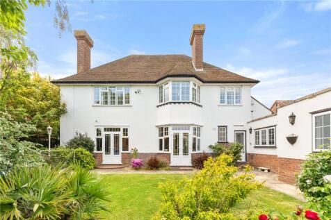 Garden To House