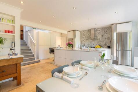 Diner To Kitchen