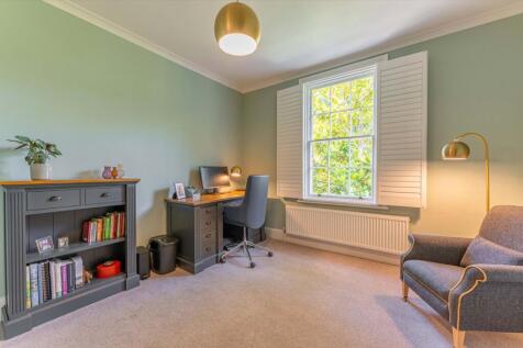 Bedroom 3/Study