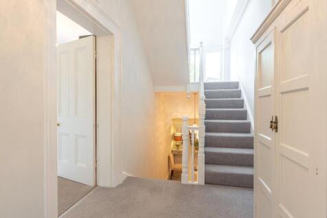 Landing To 2nd Floor