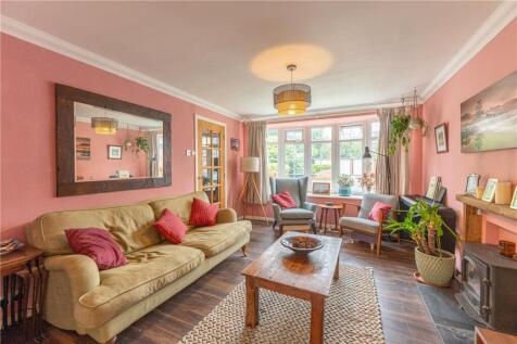 Sitting Room To Fron