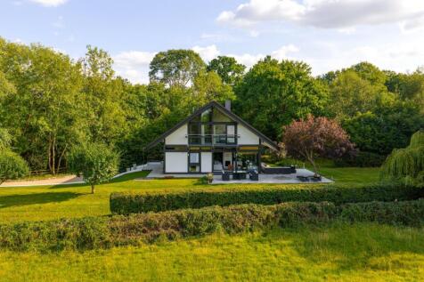 Flat Drone To House