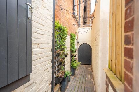 Private Entrance