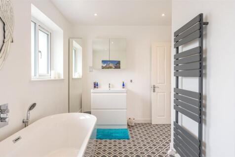 Bathroom Flat