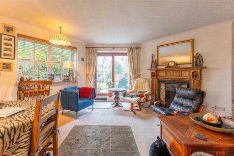 Sitting To French Do